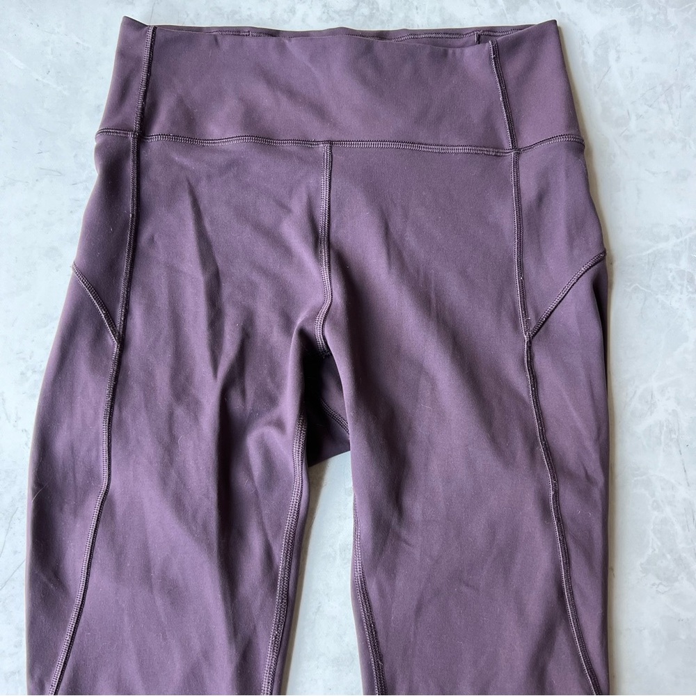 Lululemon Purple Crop Leggings Size 6 - Picture 2 of 9